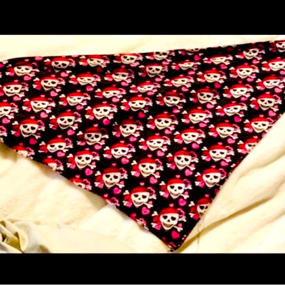 Pet / human Bandana Heart & Pirate skull patterned handkerchief